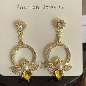 These are cute Bee fashion with a pearl Crystal accent